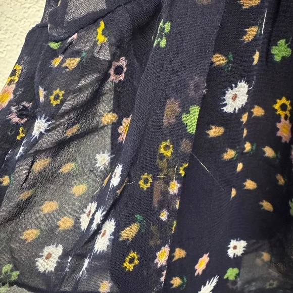 Urban Outfitters Floral Blouse - Picture 3 of 3